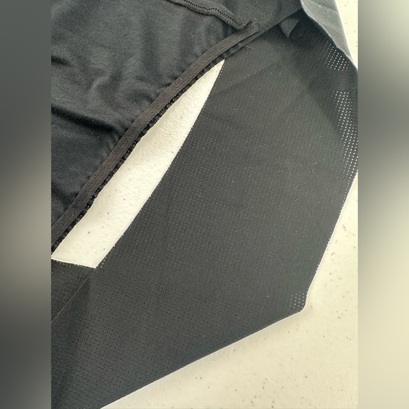 NWT Spanx Under Statements Thong Panties Very Black Perforated Style 40040R 2X - Picture 8 of 10